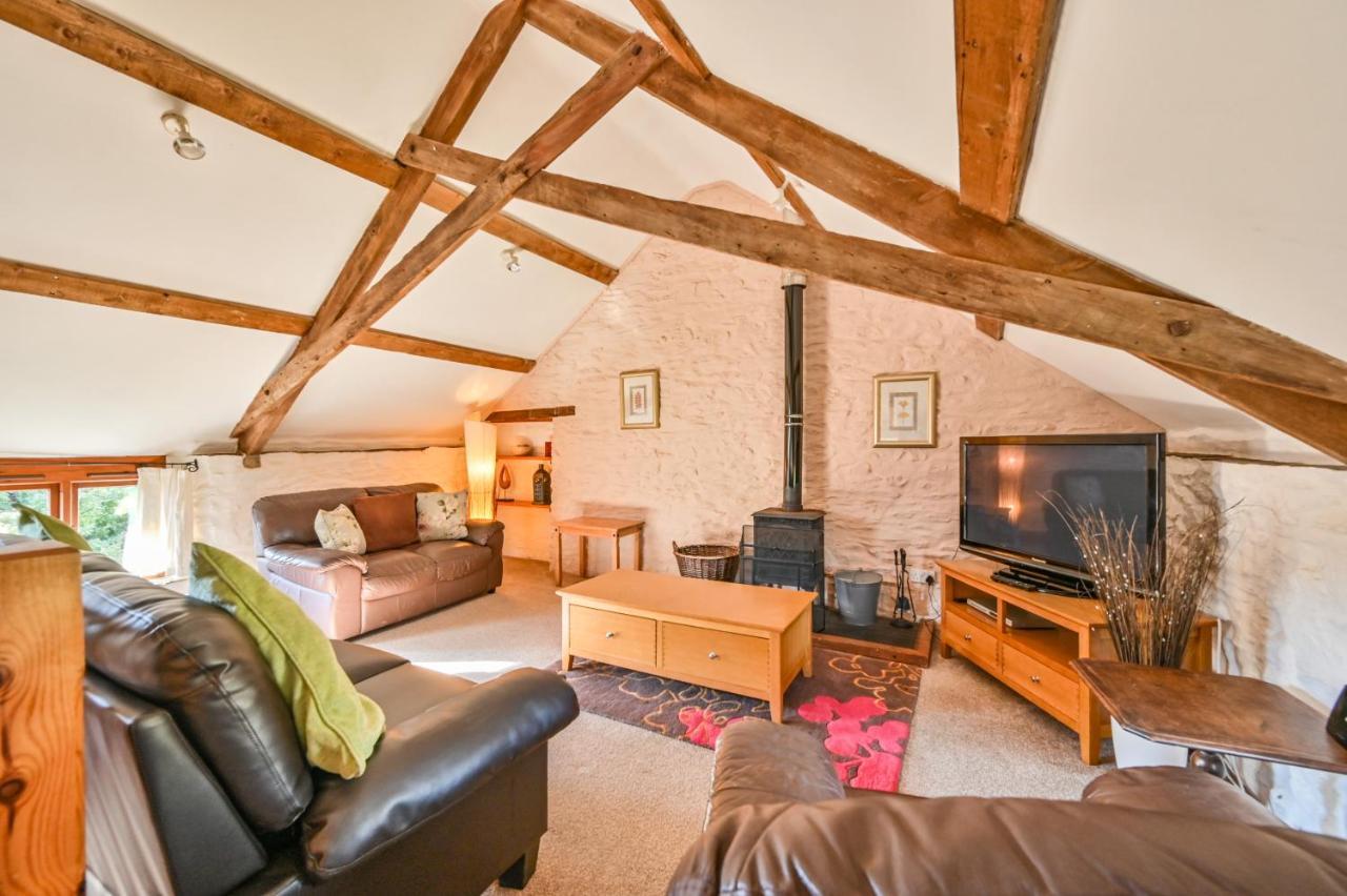 Polean Farm Cottages - With Free Animal Feeding And Pony Rides And Free Access To A Nearby Pool Looe Exterior foto