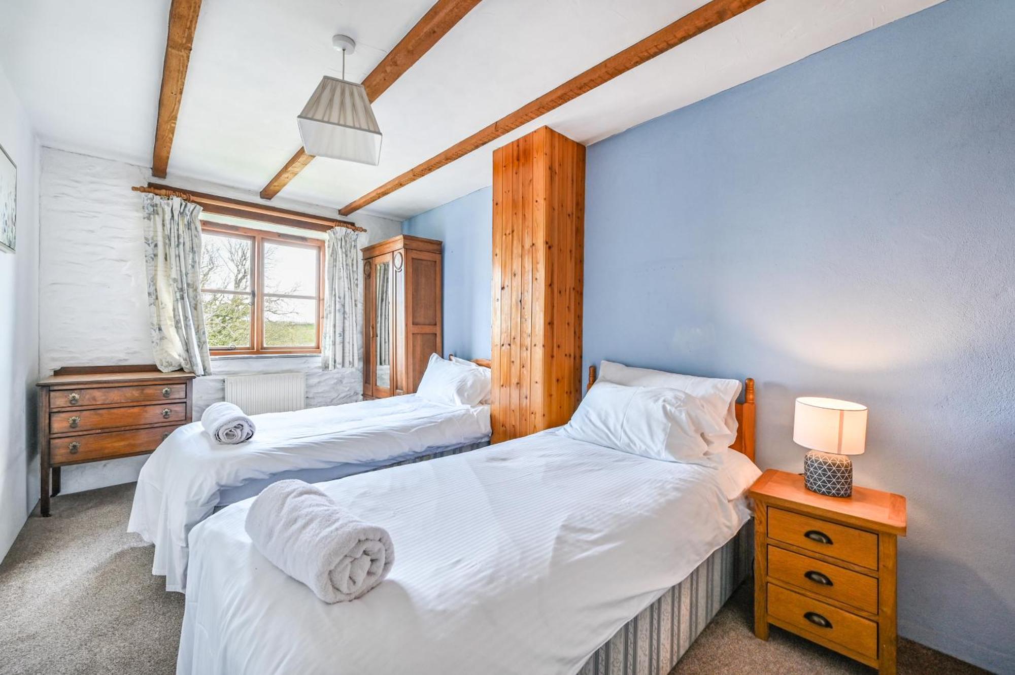 Polean Farm Cottages - With Free Animal Feeding And Pony Rides And Free Access To A Nearby Pool Looe Zimmer foto