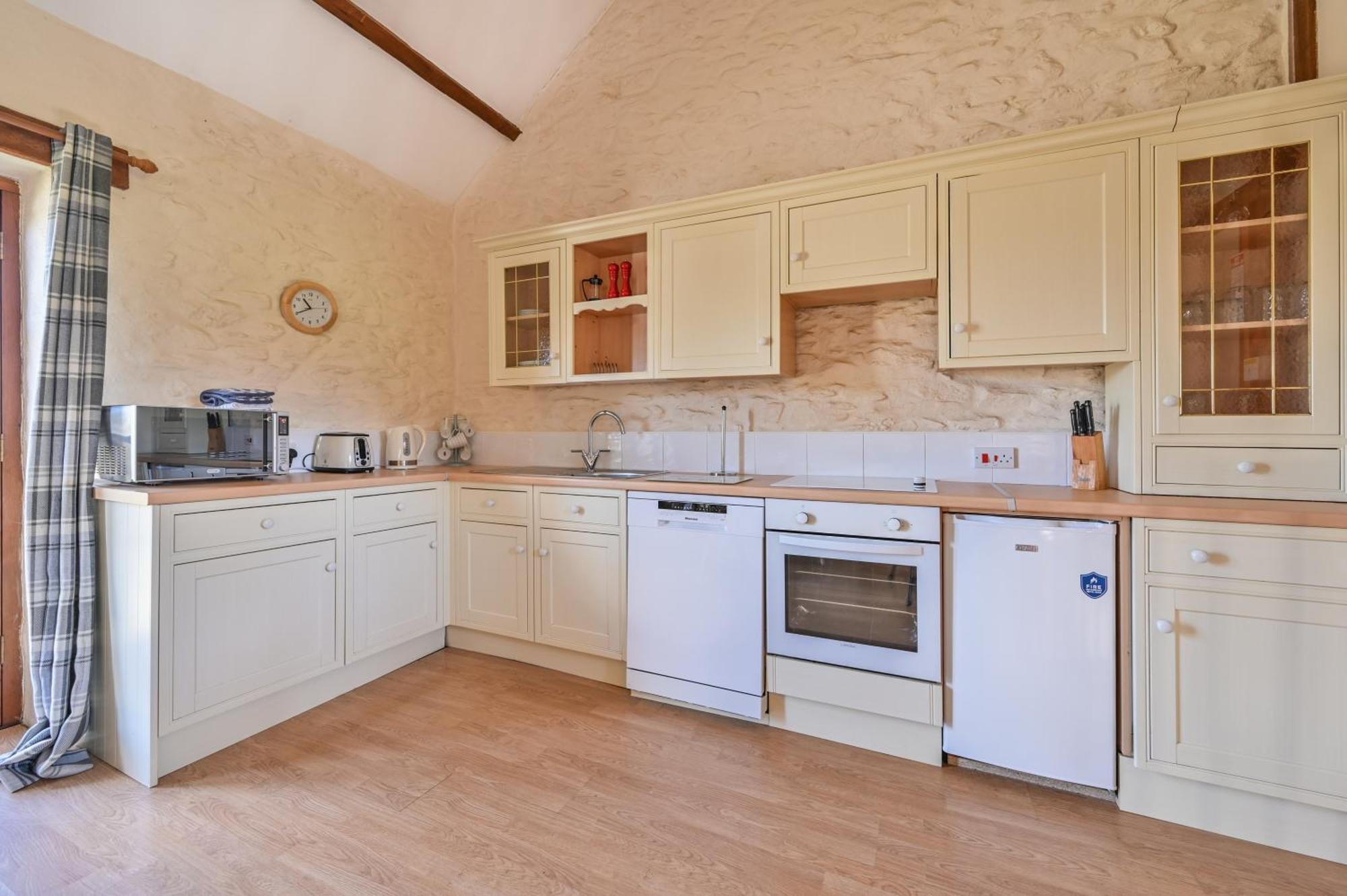 Polean Farm Cottages - With Free Animal Feeding And Pony Rides And Free Access To A Nearby Pool Looe Zimmer foto