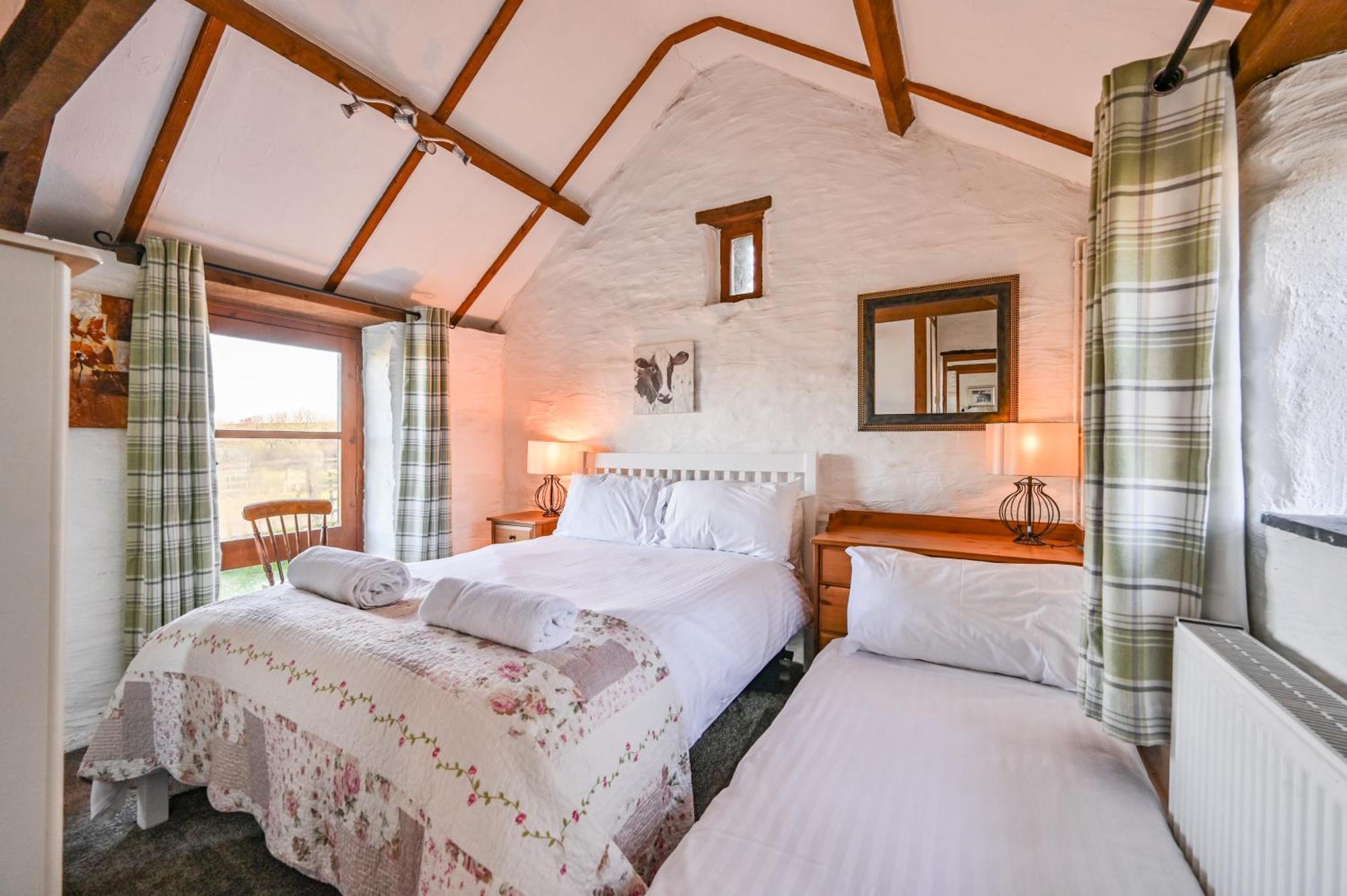 Polean Farm Cottages - With Free Animal Feeding And Pony Rides And Free Access To A Nearby Pool Looe Zimmer foto
