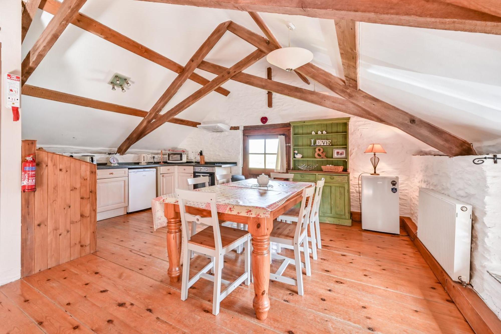 Polean Farm Cottages - With Free Animal Feeding And Pony Rides And Free Access To A Nearby Pool Looe Zimmer foto