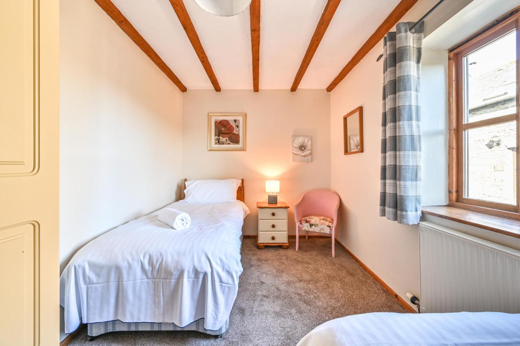 Polean Farm Cottages - With Free Animal Feeding And Pony Rides And Free Access To A Nearby Pool Looe Zimmer foto